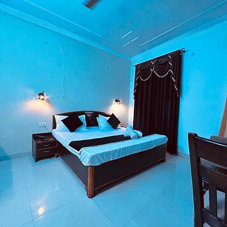 The For You Hotel & Restaurant Rishikesh Exterior photo