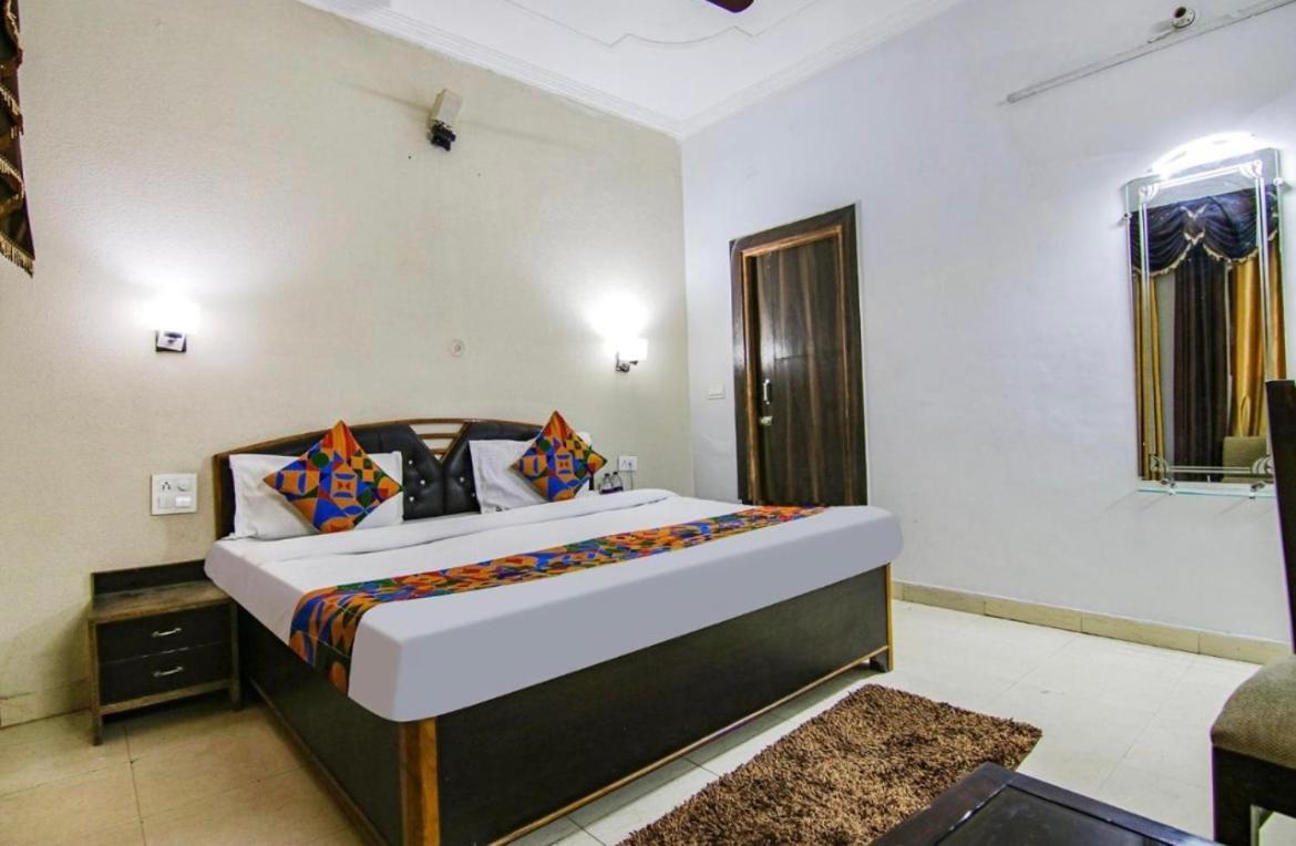 The For You Hotel & Restaurant Rishikesh Exterior photo