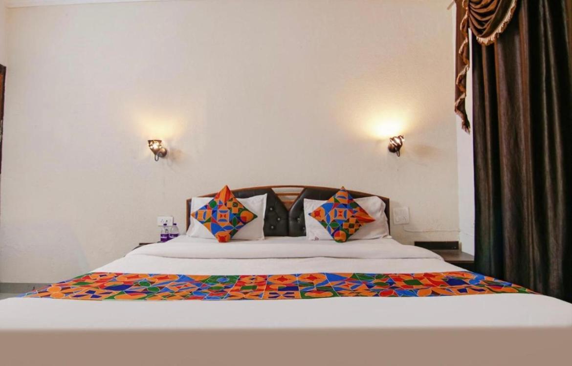 The For You Hotel & Restaurant Rishikesh Exterior photo