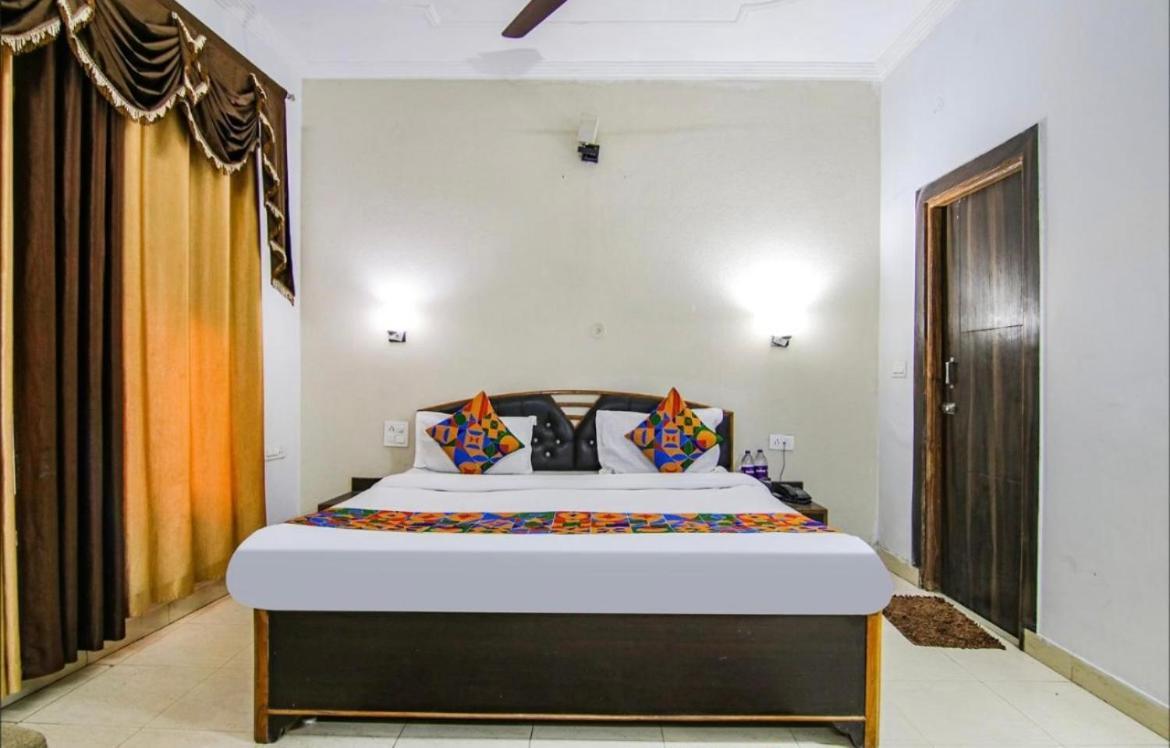The For You Hotel & Restaurant Rishikesh Exterior photo